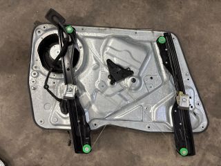 bontott VW TIGUAN Jobb első Ablakemelő Szerkezet (Elektromos)