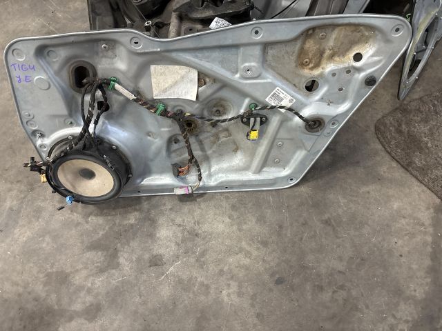 bontott VW TIGUAN Jobb első Ablakemelő Szerkezet (Elektromos)