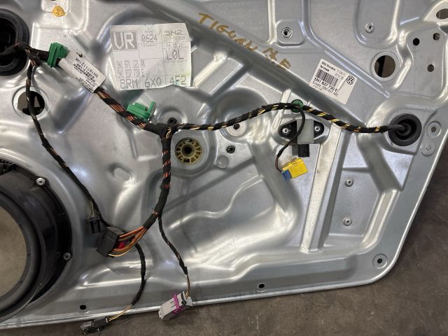 bontott VW TIGUAN Jobb első Ablakemelő Szerkezet (Elektromos)