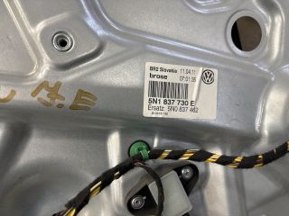 bontott VW TIGUAN Jobb első Ablakemelő Szerkezet (Elektromos)
