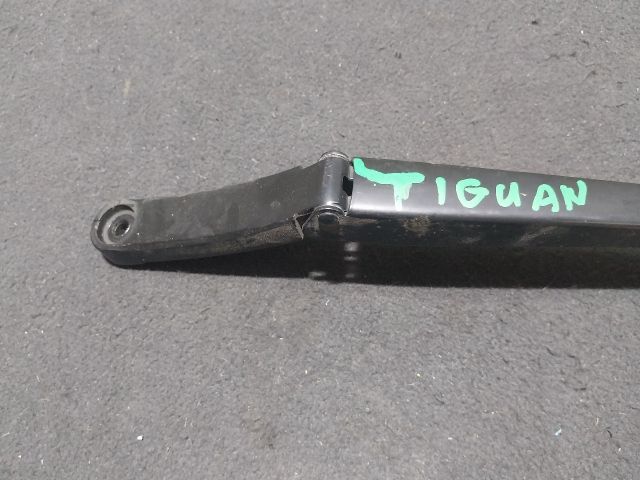 bontott VW TIGUAN Jobb első Ablaktörlő Kar