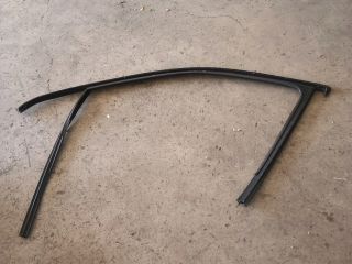 bontott VW TIGUAN Jobb első Ablakvezető Gumi