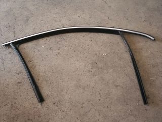 bontott VW TIGUAN Jobb első Ablakvezető Gumi