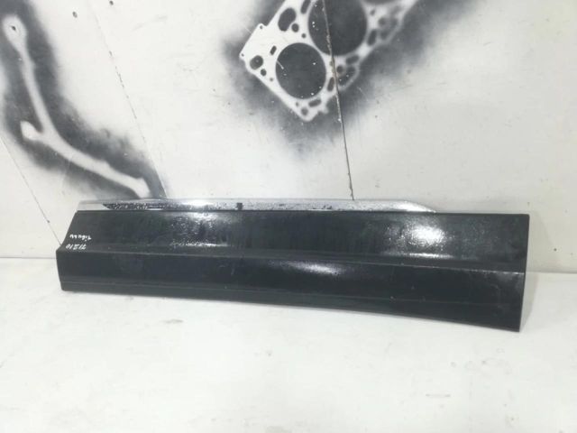 bontott VW TIGUAN Jobb első Ajtó Díszléc