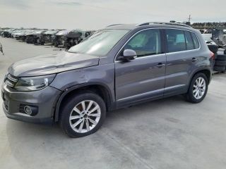 bontott VW TIGUAN Jobb első Ajtó Kárpit