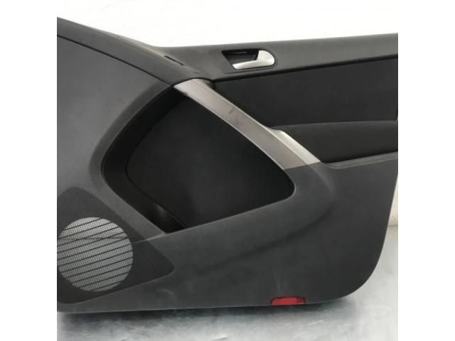 bontott VW TIGUAN Jobb első Ajtó Kárpit