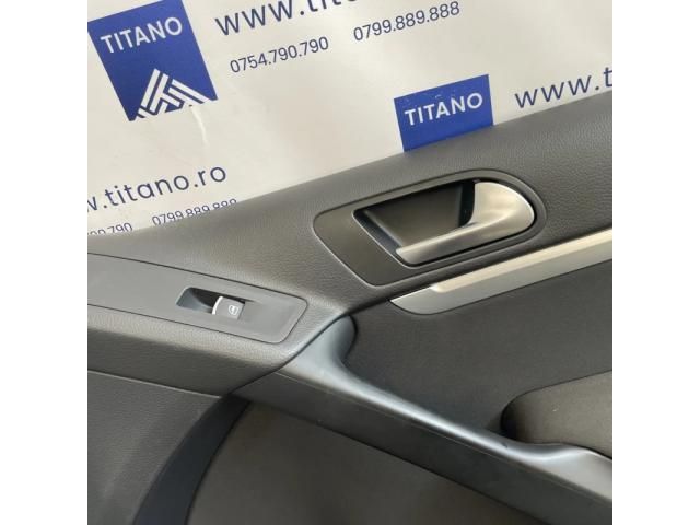 bontott VW TIGUAN Jobb első Ajtó Kárpit