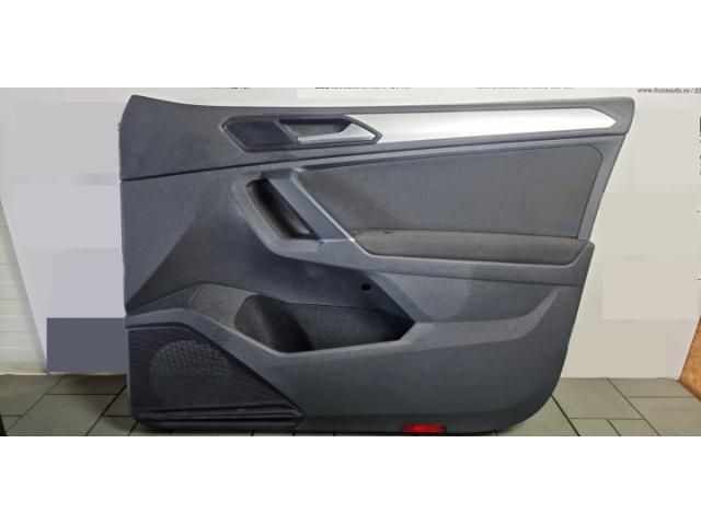 bontott VW TIGUAN Jobb első Ajtó Kárpit