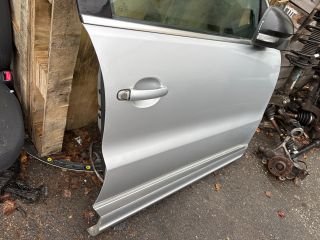 bontott VW TIGUAN Jobb első Ajtó (Részeivel)