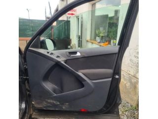 bontott VW TIGUAN Jobb első Ajtó (Üres lemez)
