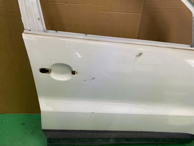 bontott VW TIGUAN Jobb első Ajtó (Üres lemez)