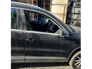 bontott VW TIGUAN Jobb első Ajtó (Üres lemez)