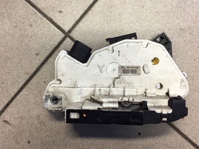 bontott VW TIGUAN Jobb első Ajtózár