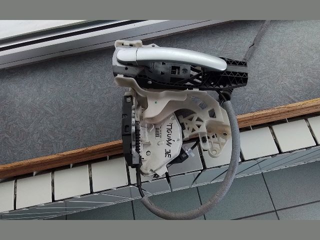 bontott VW TIGUAN Jobb első Ajtózár