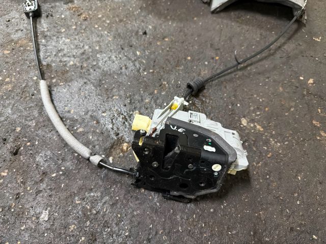 bontott VW TIGUAN Jobb első Ajtózár