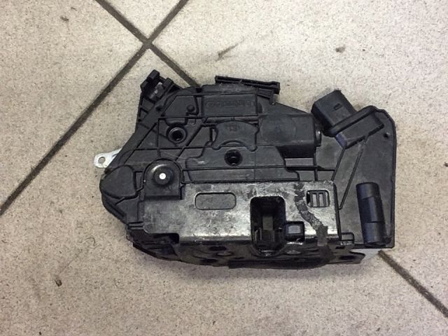 bontott VW TIGUAN Jobb első Ajtózár