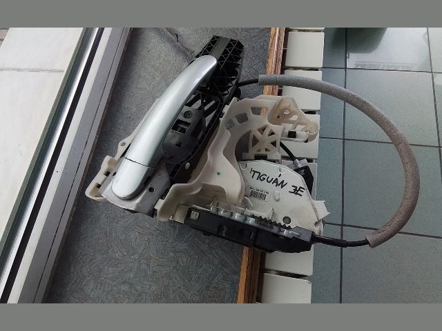 bontott VW TIGUAN Jobb első Ajtózár