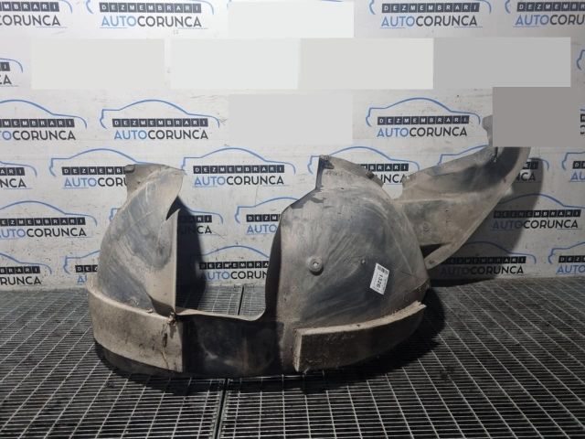 bontott VW TIGUAN Jobb első Dobbetét (Kerékjárati, Műanyag)