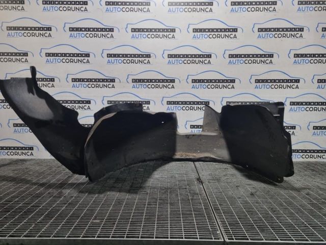 bontott VW TIGUAN Jobb első Dobbetét (Kerékjárati, Műanyag)