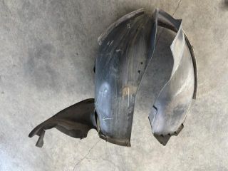 bontott VW TIGUAN Jobb első Dobbetét (Kerékjárati, Műanyag)