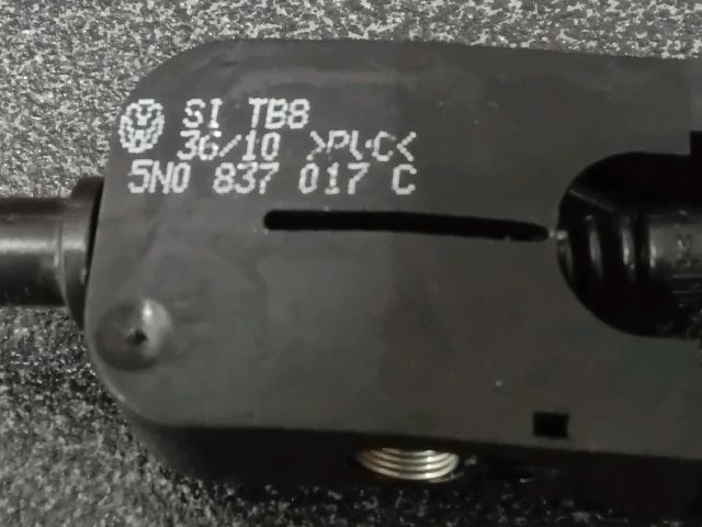 bontott VW TIGUAN Jobb első Kilincs Bowden