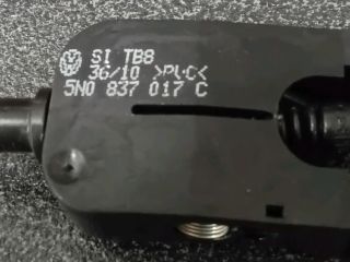 bontott VW TIGUAN Jobb első Kilincs Bowden