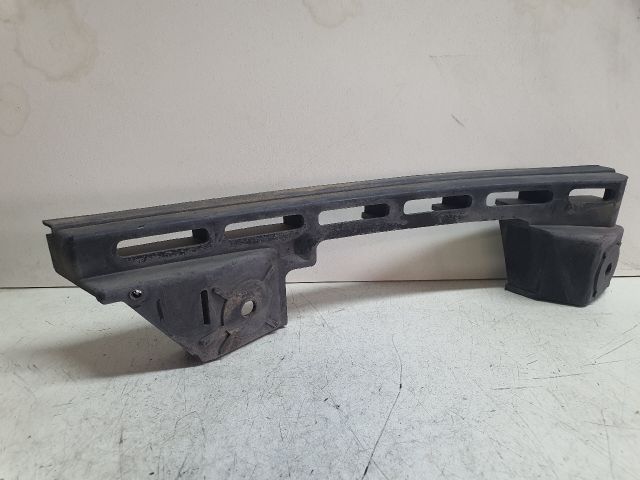 bontott VW TIGUAN Jobb első Oldal Lökhárító Tartó (Műanyag)