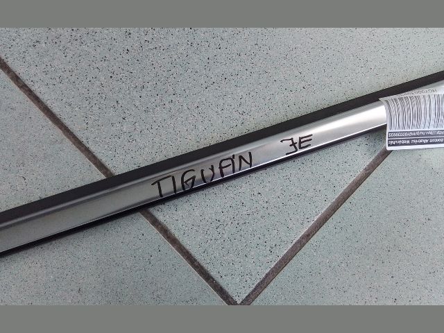 bontott VW TIGUAN Jobb első Vízlehúzó Gumicsík