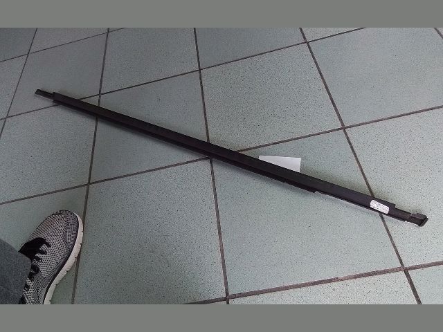 bontott VW TIGUAN Jobb első Vízlehúzó Gumicsík