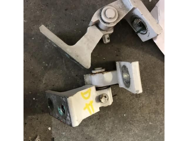 bontott VW TIGUAN Jobb első Zsanér