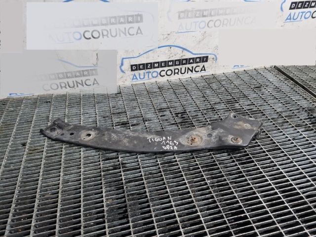 bontott VW TIGUAN Jobb Fényszóró Tartó