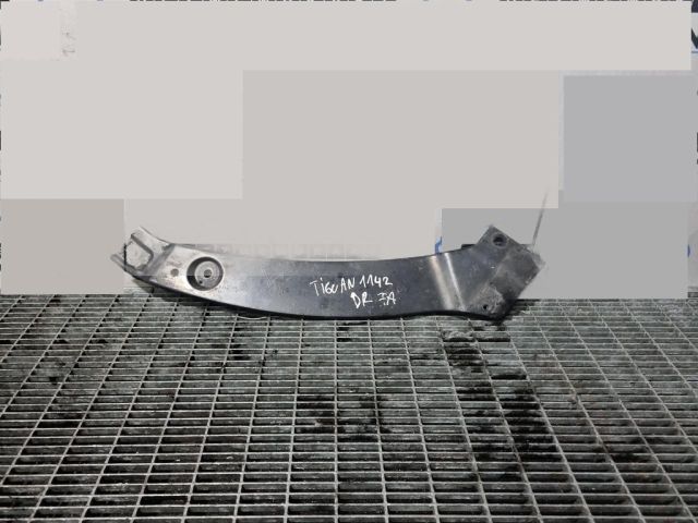 bontott VW TIGUAN Jobb Fényszóró Tartó