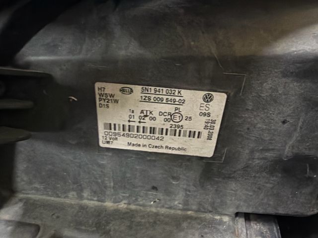 bontott VW TIGUAN Jobb Fényszóró