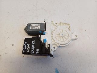 bontott VW TIGUAN Jobb hátsó Ablakemelő Motor