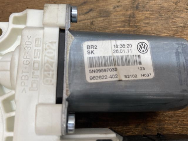 bontott VW TIGUAN Jobb hátsó Ablakemelő Motor