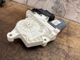 bontott VW TIGUAN Jobb hátsó Ablakemelő Motor