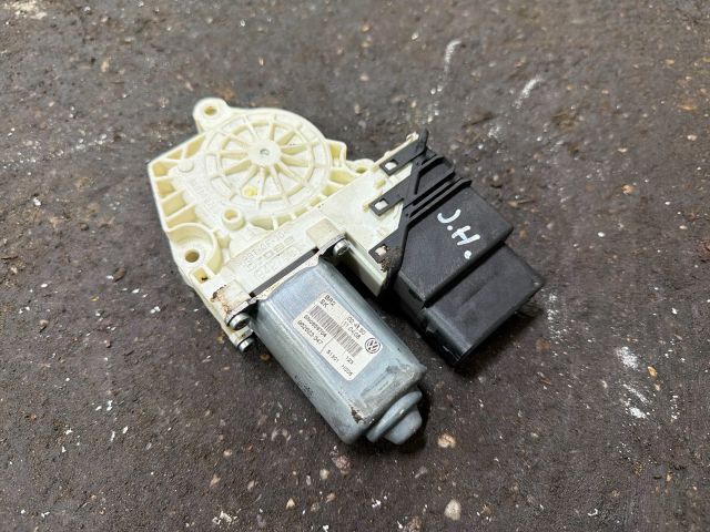 bontott VW TIGUAN Jobb hátsó Ablakemelő Motor