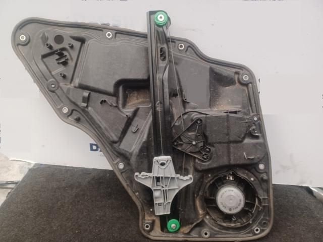 bontott VW TIGUAN Jobb hátsó Ablakemelő Szerkezet (Elektromos)