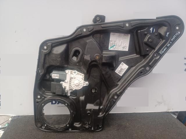 bontott VW TIGUAN Jobb hátsó Ablakemelő Szerkezet (Elektromos)