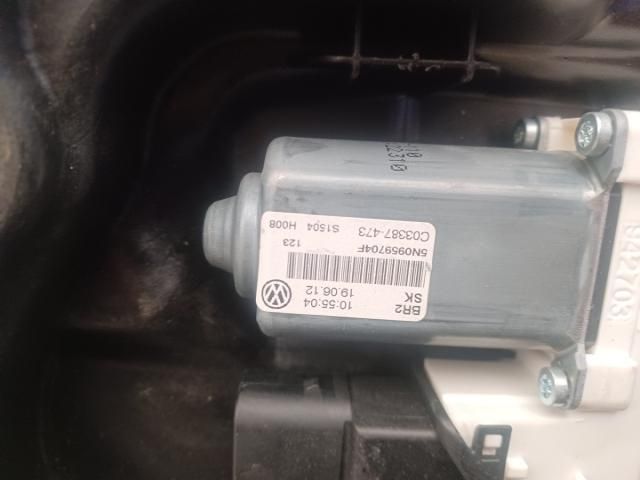 bontott VW TIGUAN Jobb hátsó Ablakemelő Szerkezet (Elektromos)