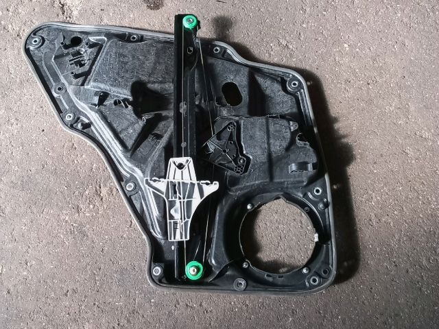 bontott VW TIGUAN Jobb hátsó Ablakemelő Szerkezet (Elektromos)