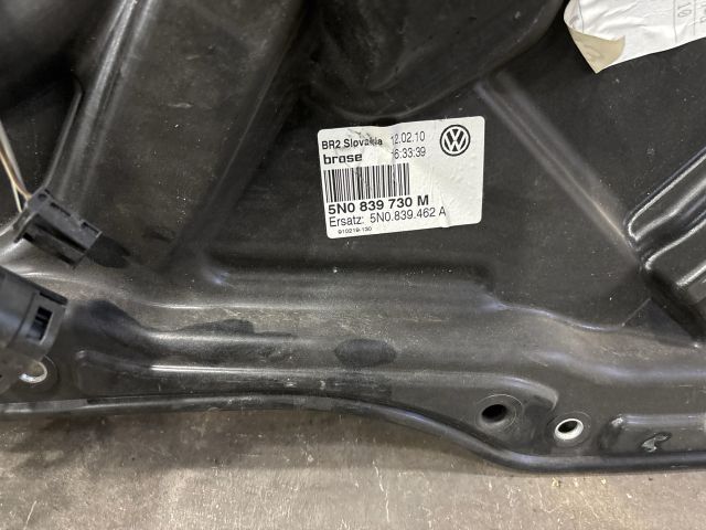 bontott VW TIGUAN Jobb hátsó Ablakemelő Szerkezet (Elektromos)