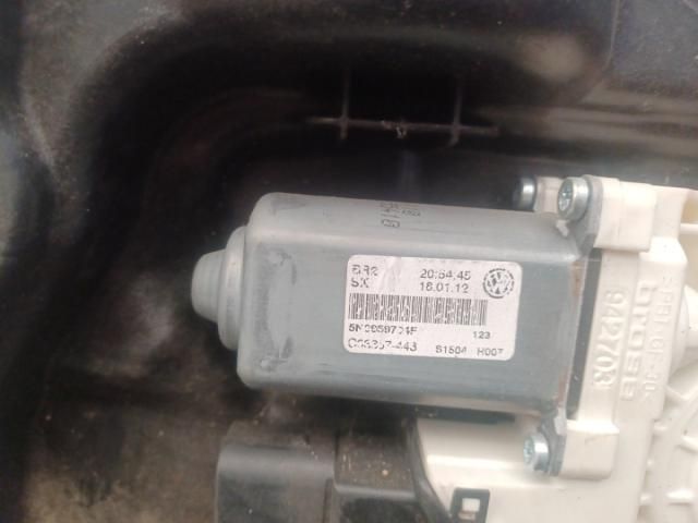 bontott VW TIGUAN Jobb hátsó Ablakemelő Szerkezet (Elektromos)