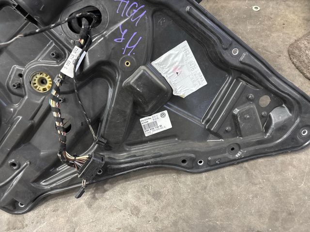 bontott VW TIGUAN Jobb hátsó Ablakemelő Szerkezet (Elektromos)