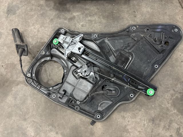 bontott VW TIGUAN Jobb hátsó Ablakemelő Szerkezet (Elektromos)