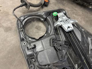 bontott VW TIGUAN Jobb hátsó Ablakemelő Szerkezet (Elektromos)
