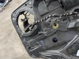 bontott VW TIGUAN Jobb hátsó Ablakemelő Szerkezet (Elektromos)