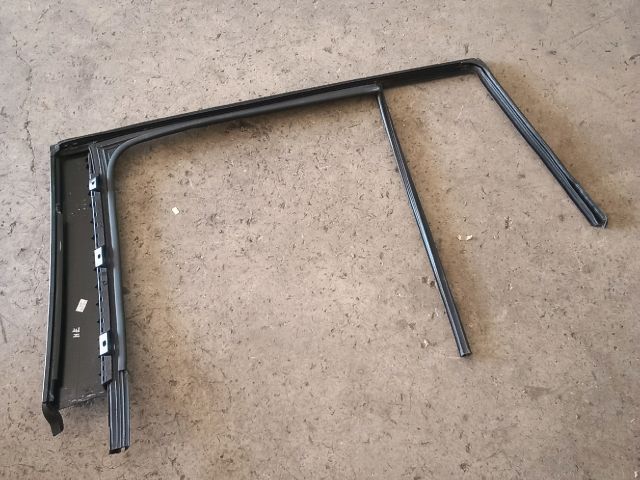 bontott VW TIGUAN Jobb hátsó Ablakvezető Gumi