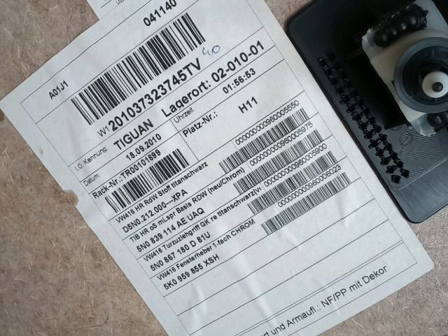 bontott VW TIGUAN Jobb hátsó Ajtó Kárpit