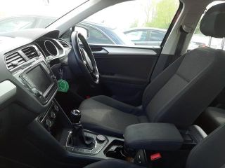 bontott VW TIGUAN Jobb hátsó Ajtó Kárpit